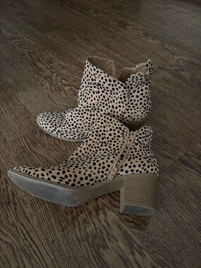 Cupid Leopard-Spot Ankle Boots in Beige and Black